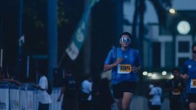 Ribuan pelari menikmati rute kota yang menampilkan lanskap budaya, sejarah, dan
kehidupan urban Tangerang.
