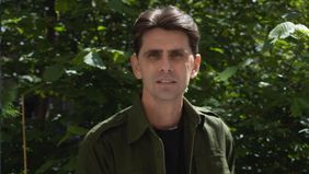 Aktivis lingkungan asal Prancis, Aurelien Francis Brule atau yang lebih dikenal sebagai Chanee Kalaweit, mengungkapkan pengalamannya menghadapi tekanan dari pihak Kementerian Kehutanan (Kemenhut) terkait kegiatan konservasi hutan di Indonesia.