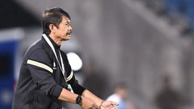 Pelatih timnas Indonesia U22 Indra Sjafri menyesalkan gol yang tercipta dari lemparan ke dalam panjang oleh Filipina saat timnya kalah 0-1 pada laga pembukaan Grup C SEA Games 2025 di Stadion 700th Anniversary, Chiang Mai, Thailand, Senin, 8 Desember