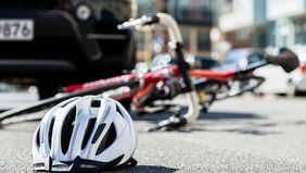 Kecepatan sepeda yang dikendarai Vice President (VP) Sekretaris SKK Migas, Hudi Dananjoyo Suryodipuro (48), saat insiden terjadi diperkirakan mencapai 30 hingga 40 kilometer per jam.