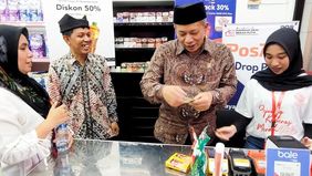 Kementerian Koperasi mendorong pelaku UMKM di Kabupaten Banyuwangi, Jawa Timur, untuk meningkatkan kapasitas usaha hingga berkembang menjadi industri kecil, sehingga produk mereka dapat dipasarkan melalui Koperasi Desa/Kelurahan (Kopdes) Merah Putih.