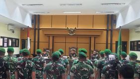 Sebanyak 17 terdakwa dalam kasus penganiayaan yang menyebabkan tewasnya Prada Lucky Namo dituntut hukuman penjara masing-masing 9 tahun dan 6 tahun, disertai pidana tambahan berupa pemecatan dari dinas militer Cq TNI AD.