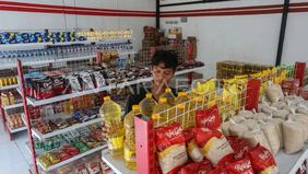 Menteri Koperasi (Menkop) Ferry Juliantono menegaskan bahwa Koperasi Desa/Kelurahan (Kopdes/Kel) Merah Putih memiliki kapasitas untuk bersaing secara sehat dengan warung, pelaku UMKM, dan pasar tradisional, sehingga manfaat ekonomi tetap dapat kembal