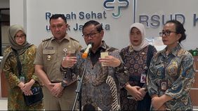 Gubernur DKI Jakarta, Pramono Anung menjenguk para siswa dan guru yang menjadi korban insiden mobil pengangkut Makan Bergizi Gratis (MBG) yang masuk ke area SDN 01 Kalibaru, Jakarta Utara. Para korban saat ini dirawat di RSUD Koja dan RSUD Cilincing.