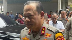 Polda Metro Jaya melaksanakan olah tempat kejadian perkara (TKP) terkait kecelakaan yang terjadi di SDN Kalibaru 01, Cilincing, Jakarta Utara, pada Kamis pagi.