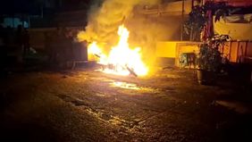 Aparat Kepolisian tengah memburu para pelaku pengeroyokan terhadap penagih utang atau mata elang (matel) sekaligus perusakan fasilitas umum yang terjadi di area depan Taman Makam Pahlawan (TMP) Kalibata, Pancoran, Jakarta Selatan, pada Kamis sore.