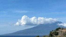 Seorang pendaki bernama Kifen dilaporkan hilang saat melakukan pendakian di Gunung Sangeang Api, Kabupaten Bima, Nusa Tenggara Barat (NTB). Korban belum diketahui keberadaannya sejak Minggu 14 Desember 2025 ketika menuju puncak gunung tersebut.