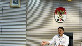 Komisi Pemberantasan Korupsi (KPK) memastikan tim penyidiknya telah kembali ke Indonesia setelah melakukan penelusuran di Arab Saudi dan memperoleh sejumlah fakta penting untuk kepentingan penyidikan kasus dugaan korupsi penentuan kuota serta penyele