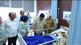 Muhammad Viliyo (11) masih terbaring di ruang intensif (ICU) RSUD Koja, Jakarta Utara, saat Presiden RI Prabowo Subianto menjenguknya