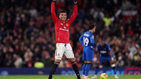 Manchester United gagal meraih kemenangan setelah bermain imbang 4-4 melawan Bournemouth dalam laga penutup pekan ke-16 Liga Inggris di Old Trafford, Selasa dini hari tadi, 16 Desember 2025. Pertandingan berlangsung dramatis dengan tercipta delapan g