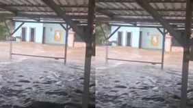 Bencana banjir dan tanah longsor melanda Kabupaten Jember, Jawa Timur. Badan Penanggulangan Bencana Daerah (BPBD) Jember mencatat sebanyak 1.271 kepala keluarga (KK) terdampak banjir akibat luapan Sungai Bedadung dan sejumlah sungai lainnya.