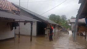 Badan Penanggulangan Bencana Daerah (BPBD) Kota Serang melaporkan ratusan rumah di tiga kecamatan di Kota Serang, Banten, terendam banjir akibat meningkatnya debit air sungai dengan ketinggian genangan yang bervariasi.