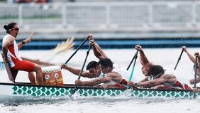 Tim perahu naga Indonesia kembali menunjukkan keunggulannya di SEA Games Thailand 2025 dengan meraih medali emas ketiga setelah menjadi yang tercepat pada final nomor small boat 500 meter putra di Rayong, Jumat, 19 Desember 2025.
