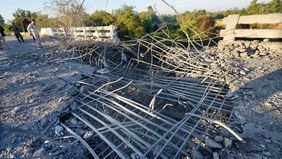 Pemerintah Kamboja menyatakan bahwa militer Thailand menggunakan jet tempur F-16 untuk mengebom sebuah jembatan beton yang berada di dalam wilayah Kamboja.