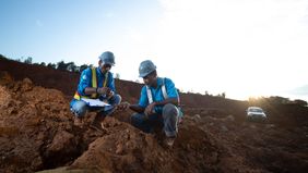 Holding Industri Pertambangan Indonesia, MIND ID, dinilai telah menjadi pelopor sekaligus pemain utama dalam peta rantai pasok energi bersih global melalui penguatan hilirisasi mineral strategis. Langkah strategis ini tidak hanya memperkuat posisi ta