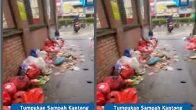 Mayoritas sampah berupa kantong plastik berwarna merah dan hitam. Kantong-kantong tersebut terlihat berjejer memanjang dari area Gang Pinang hingga mencapai trotoar Jalan Raya Margonda.