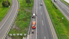 Arus lalu lintas di ruas Tol Cikopo&ndash;Palimanan (Cipali) dari arah Jakarta menuju Cirebon terpantau lancar dan relatif normal pada H-3 perayaan Natal 2025, Senin, 22 Desember 2025, sejak pagi hingga siang hari.