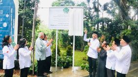 Komitmen negara dalam melayani umat beragama sekaligus menjaga kerukunan antarumat kembali ditegaskan melalui kehadiran Staf Khusus Menteri Agama Republik Indonesia, Gugun Gumilar pada acara peresmian pemasangan papan nama Gereja Katolik Santo Joanne