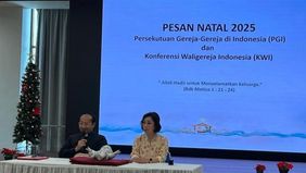 Pastor Kepala Gereja Katedral Jakarta, Romo Hani Rudi Hartoko, mengungkapkan bahwa tema Natal 2025 menekankan kehadiran Allah yang membawa keselamatan bagi keluarga. Tema tersebut merupakan pesan bersama Konferensi Wali-gereja Indonesia (KWI) dan Per
