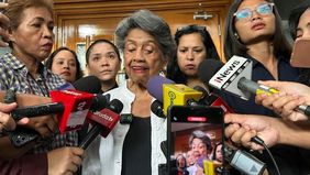 Ibunda mantan Menteri Pendidikan, Kebudayaan, Riset, dan Teknologi periode 2019&ndash;2024, Nadiem Anwar Makarim, Atika Algadrie, menyampaikan rasa terima kasih atas keputusan penundaan sidang perdana putranya.