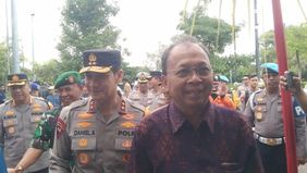 Gubernur Bali Wayan Koster menepis berbagai narasi negatif mengenai kondisi pariwisata Bali yang beredar di media sosial menjelang libur Natal 2025 dan Tahun Baru 2026.
