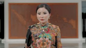 Disk jockey (DJ) Ayu Aulia, yang juga dikenal sebagai mantan model majalah dewasa Maxim Magazine, tengah menjadi perbincangan publik setelah dikabarkan terlibat sebagai bagian dari tim kreatif Kementerian Pertahanan (Kemenhan).