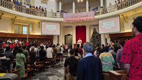 Pendeta Gereja Protestan di Indonesia bagian Barat (GPIB) Immanuel Jakarta, Pdt Abraham Ruben Persang, menegaskan bahwa peristiwa Natal tidak semata-mata dimaknai sebagai selebrasi, melainkan sebagai panggilan untuk menjalankan misi Tuhan kepada sesa