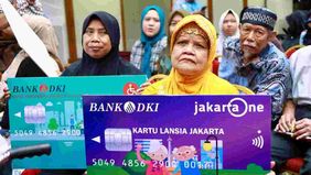  Pemerintah Provinsi (Pemprov) DKI Jakarta melalui Dinas Sosial kembali menyalurkan bantuan sosial (bansos) Pemenuhan Kebutuhan Dasar (PKD) kepada penerima manfaat Kartu Anak Jakarta (KAJ), Kartu Lansia Jakarta (KLJ), dan Kartu Penyandang Disabilitas