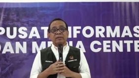 Pemerintah mengingatkan masyarakat yang menjalani libur Natal dan Tahun Baru (Nataru) agar selalu waspada dan memantau peringatan cuaca dari Badan Meteorologi, Klimatologi, dan Geofisika (BMKG) di mana pun berada.