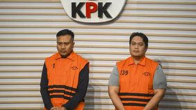 Kejaksaan Agung Republik Indonesia mencopot Kepala Kejaksaan Negeri (Kajari) Hulu Sungai Utara, Kalimantan Selatan, Albertinus Parlinggoman Napitupulu, serta Kajari Bekasi, Jawa Barat, Eddy Sumarman.