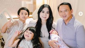 Basuki Tjahaja Purnama atau Ahok kembali mendapat kebahagiaan dalam kehidupan keluarganya. Ia dan sang istri, Puput Nastiti, baru saja dikaruniai anak ketiga yang berjenis kelamin perempuan.
