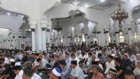 Ribuan masyarakat dari berbagai wilayah di Provinsi Aceh mengikuti doa dan zikir bersama dalam rangka memperingati 21 tahun bencana gempa dan tsunami Aceh, sekaligus mendoakan korban bencana banjir yang melanda sejumlah daerah di provinsi.