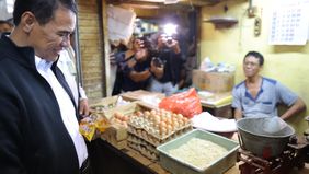 Menteri Pertanian (Mentan) Andi Amran Sulaiman memastikan ketersediaan dan stabilitas harga pangan nasional aman dan terkendali selama perayaan Natal 2025 dan menjelang Tahun Baru 2026. 