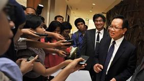 Komisi Pemberantasan Korupsi (KPK) menjadwalkan pemeriksaan terhadap mantan Direktur Pengolahan PT Pertamina (Persero) Chrisna Damayanto (CD). Ia merupakan satu-satunya tersangka yang hingga kini belum ditahan dalam perkara dugaan suap pengadaan kata