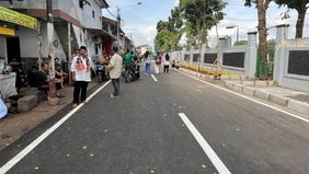 Setelah puluhan tahun tak tersentuh perbaikan, Jalan Karet Tengsin di RW 06, Jakarta Pusat, kini tampil mulus dan siap menunjang aktivitas warga. Gubernur DKI Jakarta, Pramono Anung turun langsung meninjau hasil revitalisasi jalan tersebut.