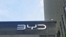 BYD, produsen otomotif asal China, membantah spekulasi tentang rencana pengembangan mobil terbang, menjelaskan info tersebut bukan berasal dari rencana resmi perusahaan.