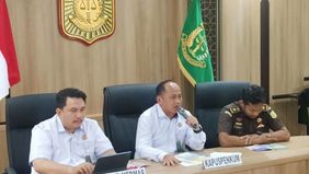 Kejaksaan Agung menegaskan bahwa keputusan mencopot Eddy Sumarman dari jabatan Kepala Kejaksaan Negeri Bekasi merupakan langkah preventif menyusul namanya yang terseret dalam perkara dugaan suap yang sedang ditangani Komisi Pemberantasan Korupsi (KPK