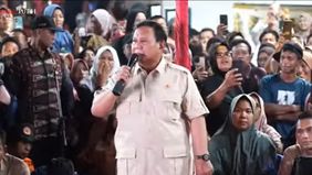 Prabowo Subianto memilih merayakan malam pergantian tahun 2026 bersama warga pengungsi terdampak bencana di Desa Batuhula, Kecamatan Batang Toru, Kabupaten Tapanuli Selatan