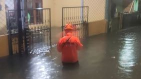 Sejumlah kawasan di Jakarta Barat dilanda banjir setelah hujan mengguyur wilayah Jakarta sejak Jumat sore, 2 Januari 2026.