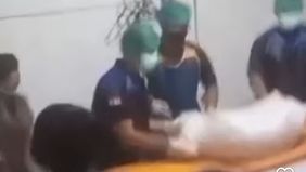 Pelaku disebut berjumlah dua orang. Polisi masih menyelidiki kasusnya.