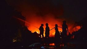 Kerusuhan yang terjadi pada malam pergantian Tahun Baru di Prancis mengakibatkan pembakaran lebih dari seribu kendaraan. Media setempat melaporkan sebanyak 1.813 mobil dibakar pada malam Selasa, 31 Desember 2025, hingga Rabu, 1 Januari 2026.