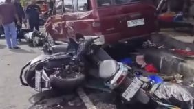 Kejadian awal Isuzu Panther melaju dari atas setiba di lokasi, diduga remnya blong hingga banting stir ke kiri menghantam mobil lalu banting stir lagi ke kanan hingga menabrak beberapa sepeda motor parkir.