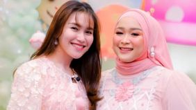 Syifa adik dari pedangdut Ayu Ting Ting tampak kesal dan naik pitam, saat dituding numpang hidup ke sang kakak.