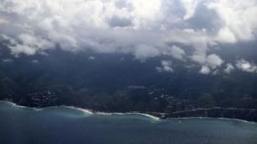 Pemerintah Indonesia mendorong seluruh pihak untuk mengedepankan penyelesaian damai menyusul serangan berskala besar yang dilakukan Amerika Serikat terhadap Venezuela, termasuk klaim penangkapan Presiden Venezuela Nicolas Maduro dalam agresi tersebut