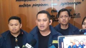 Kepolisian Resor Metro Jakarta Utara telah memeriksa 10 orang terkait peristiwa meninggalnya tiga orang yang terdiri atas seorang ibu berinisial SS (50) serta dua anaknya berinisial AAB (13) dan AAL (27) di sebuah rumah kontrakan di Warakas.