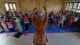 Badan Nasional Penanggulangan Bencana (BNPB) menyampaikan bahwa kegiatan belajar mengajar di Provinsi Aceh secara bertahap mulai kembali berlangsung setelah terdampak banjir dan longsor, termasuk di wilayah Kabupaten Aceh Tamiang, meskipun kondisi se