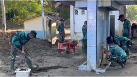 Pascabencana yang melanda beberapa wilayah di Aceh, semangat gotong royong justru makin membara. Pemerintah melalui personil TNI, relawan, hingga warga setempat terus bekerja tanpa henti di lapangan.