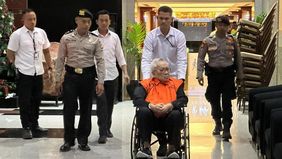 Komisi Pemberantasan Korupsi (KPK) menahan tersangka terakhir yang belum ditahan terkait kasus dugaan suap dalam pengadaan katalis tahun anggaran 2012&ndash;2014, yakni mantan Direktur Pengolahan PT Pertamina (Persero), Chrisna Damayanto (CD).