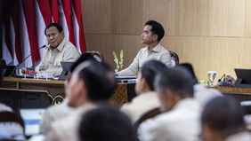 Presiden Republik Indonesia Prabowo Subianto menekankan pentingnya kepemimpinan yang berani mengambil inisiatif serta memiliki pemahaman menyeluruh terhadap arah besar kebijakan nasional dalam menjalankan pemerintahan.