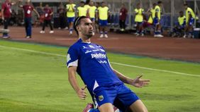 Penyerang Persib Bandung, Andrew Jung, dipastikan tidak akan tampil saat timnya menghadapi Persija Jakarta pada laga Super League yang digelar di Stadion Gelora Bandung Lautan Api, Bandung, Minggu, 11 Januari 2026.